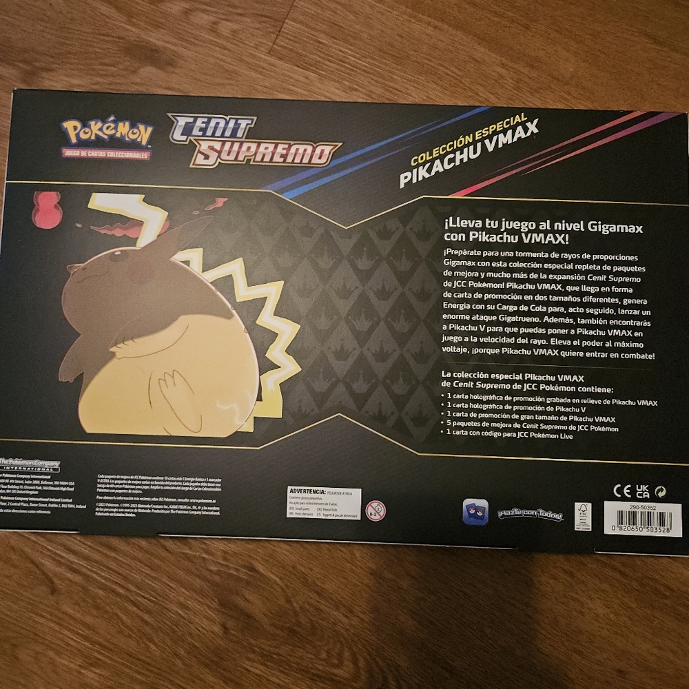 Pokémon TCG: Ultimate Zenith Pikachu VMAX Special Collection in Spanish - Picture 5 of 5